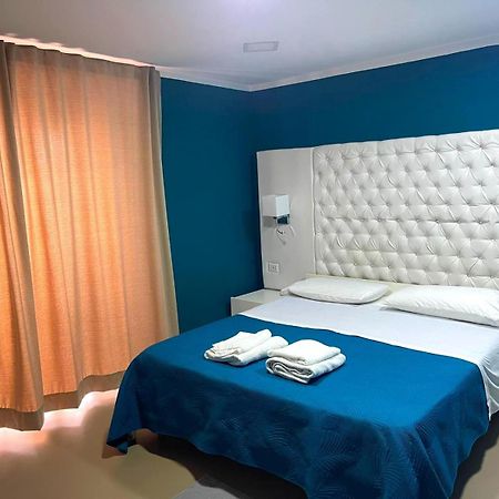 Bed And Breakfast Napoli Centro Storico Luaran gambar