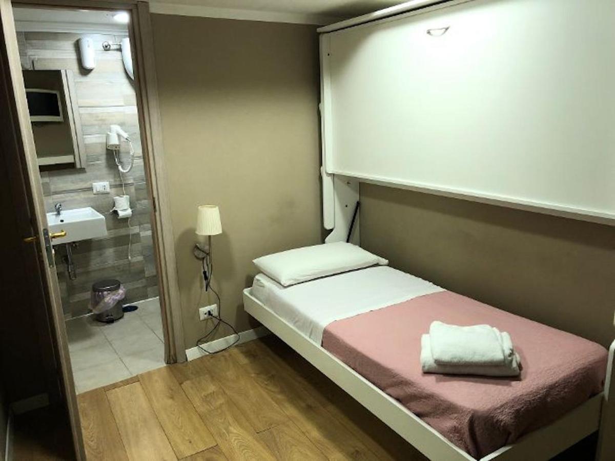 Bed And Breakfast Napoli Centro Storico Luaran gambar