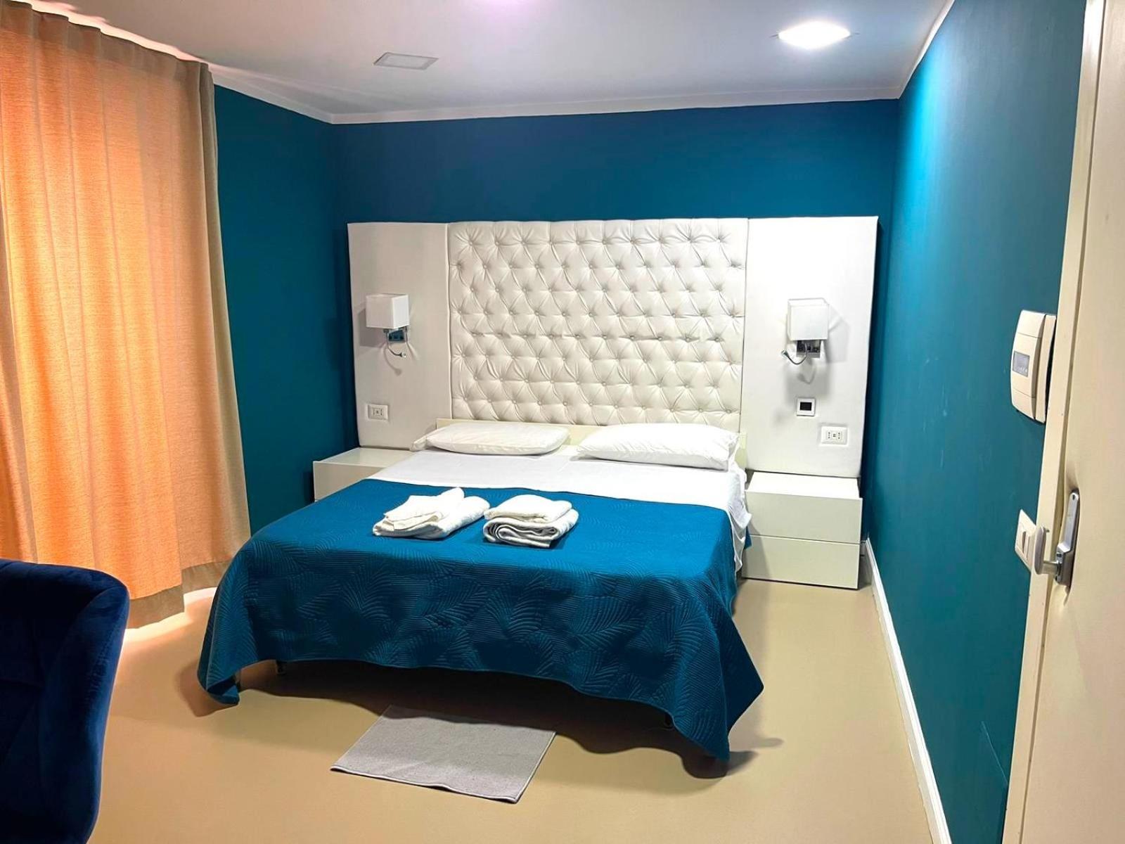 Bed And Breakfast Napoli Centro Storico Luaran gambar