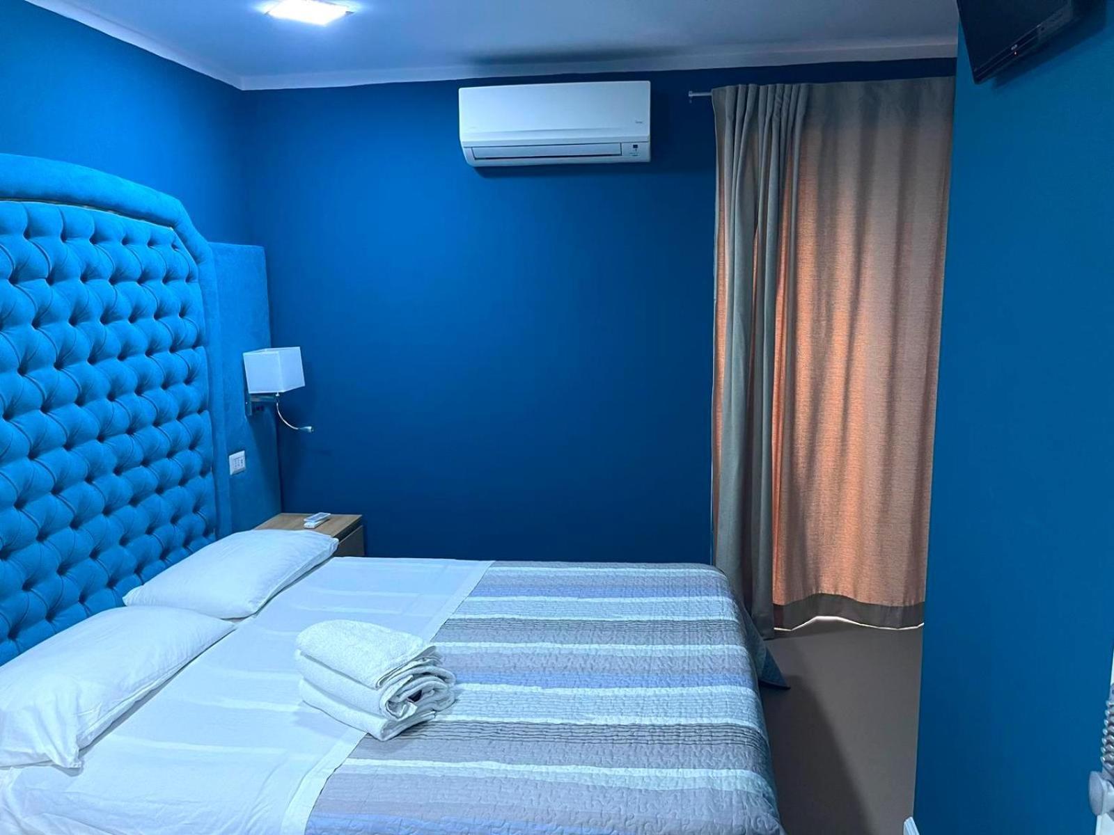 Bed And Breakfast Napoli Centro Storico Luaran gambar