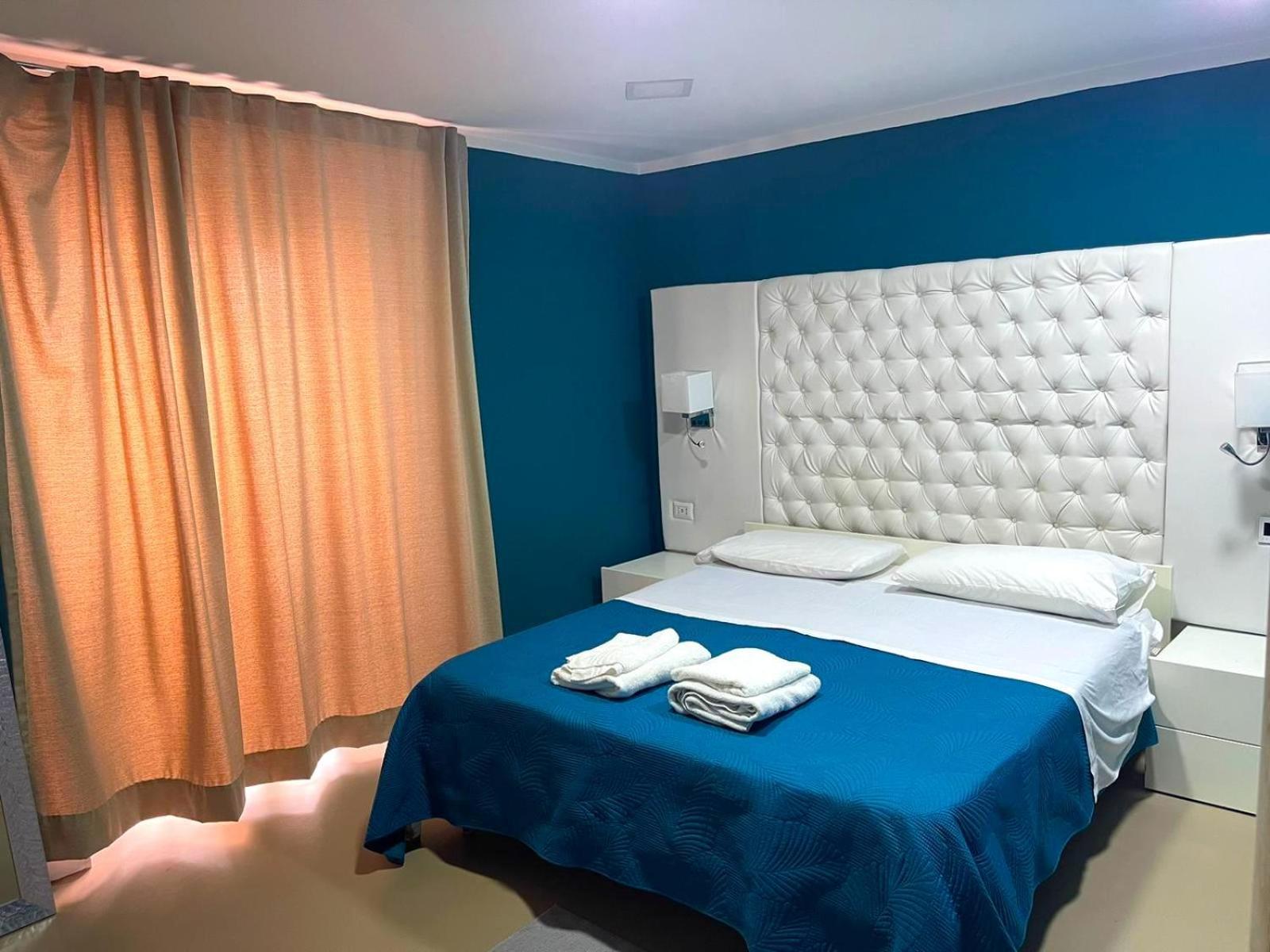 Bed And Breakfast Napoli Centro Storico Luaran gambar